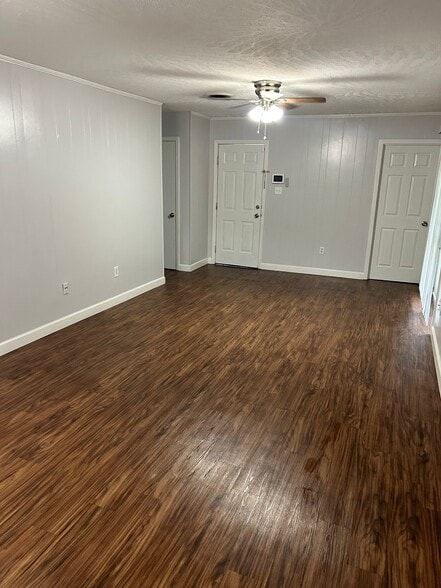 Building Photo - 102 Pine Island Dr