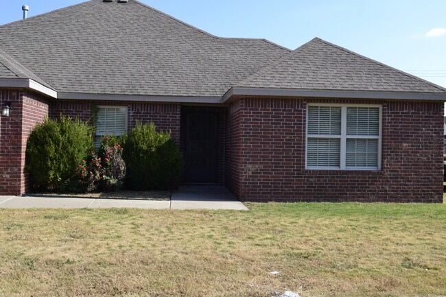 Building Photo - 1700 Been Rd