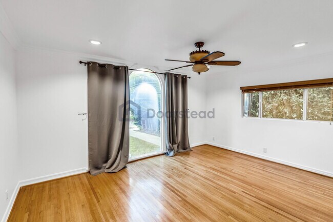 Building Photo - 603 S Mansfield Ave