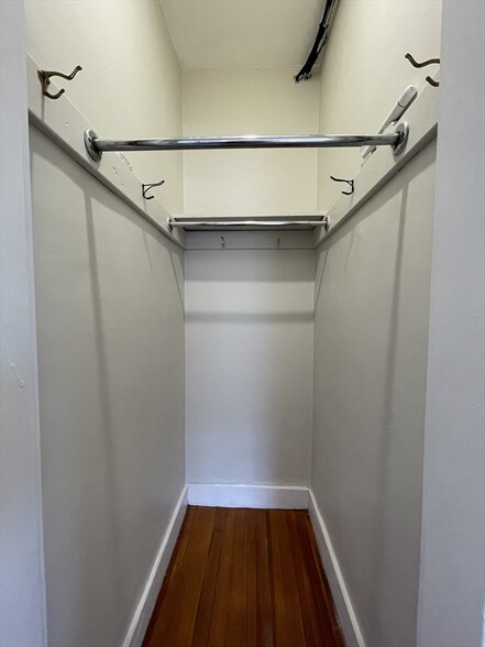 Building Photo - 62 Queensberry St