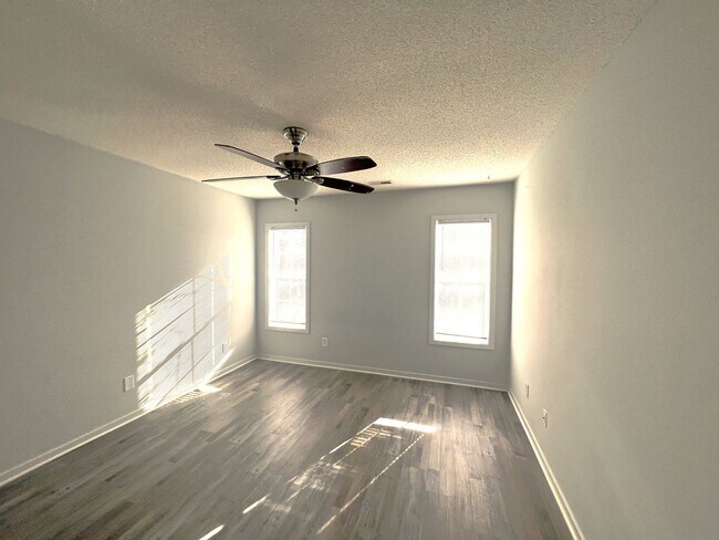 Building Photo - COMING SOON! 3 BR/2bath/Carport/Fenced Yard/ No carpet Odgen location. One level home, Beautiful ...