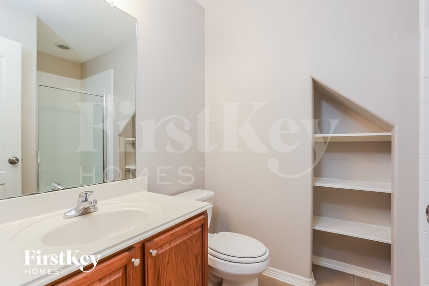 Building Photo - 18418 Polo Meadow Dr