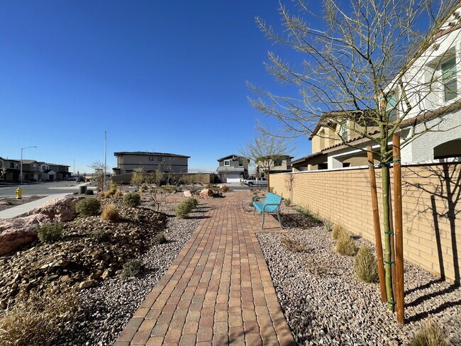 Building Photo - 4 BED 2.5 BATH 2 CAR GARAGE SINGLE FAMILY HOME IN CADENCE, HENDERSON w/ LARGE BACKYARD