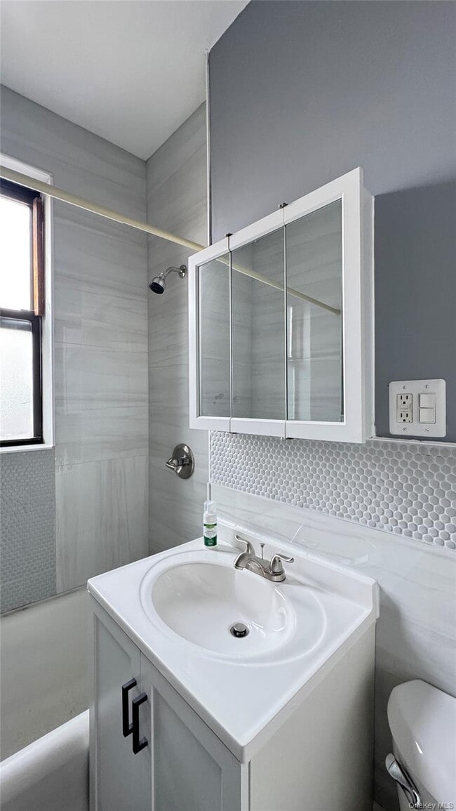 Building Photo - 37-54 64th St