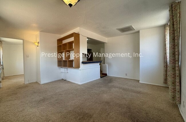 Building Photo - 3301 E Flower St