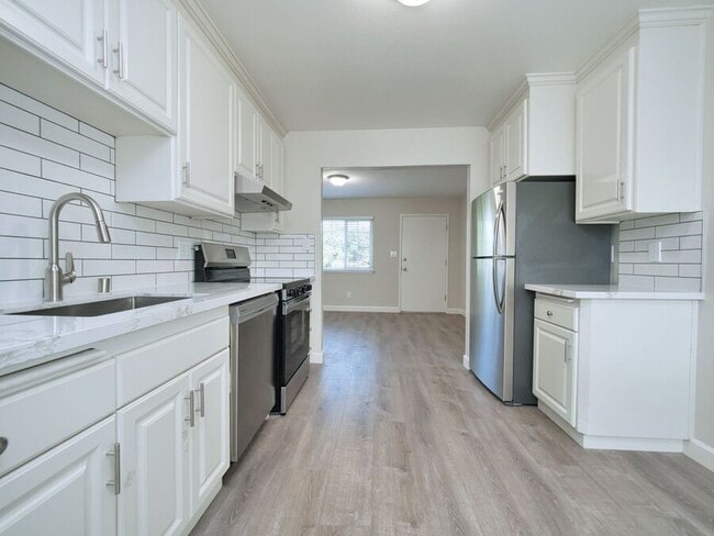 Building Photo - 16016 Marcella St