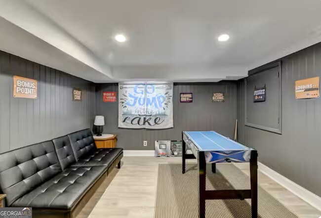 Building Photo - 2817 Evergreen Pl