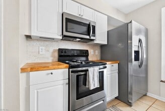 Building Photo - 1310 Chickadee Ln