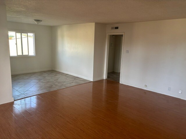 Building Photo - 1734 Ellincourt Dr