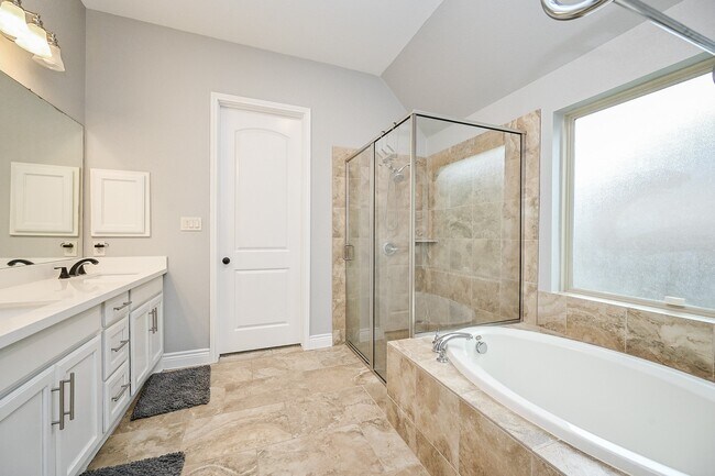 Building Photo - 11230 Dunstan Hill Dr