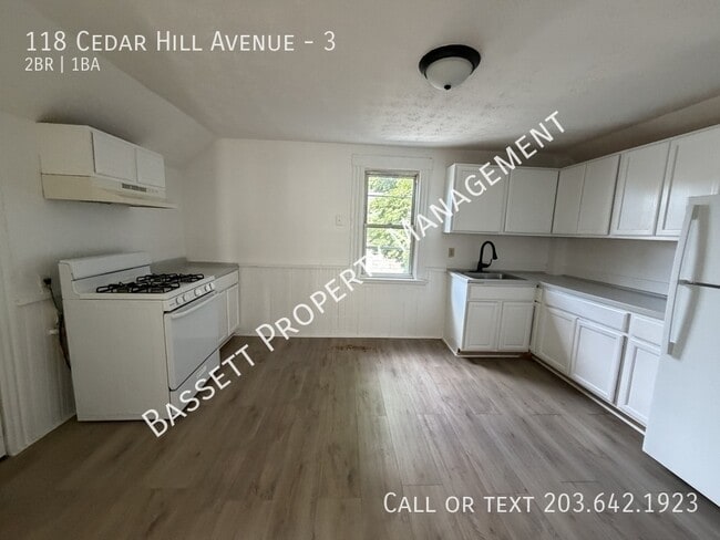 Building Photo - 118 Cedar Hill Ave