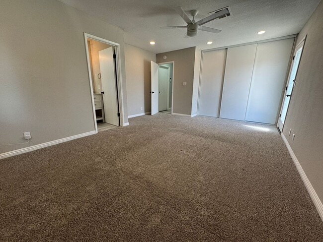 Building Photo - Apple Valley Home in Sitting Bull District