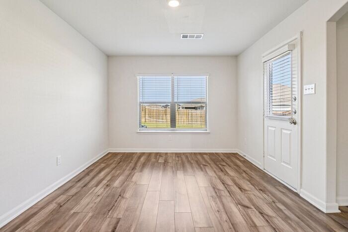 Building Photo - 521 Trinity Trl