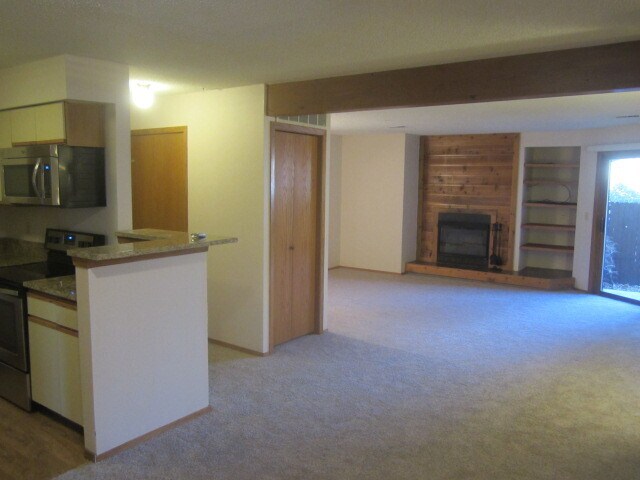 Building Photo - Large Updated One Bedroom Gold Run Condo!  Perfect Location!