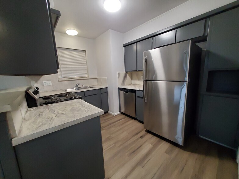 Building Photo - 6333 -6339 Granbury Rd,