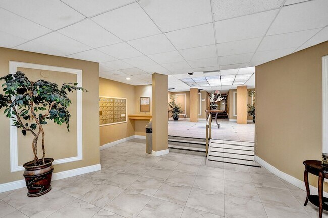 Building Photo - 3800 N Hills Dr