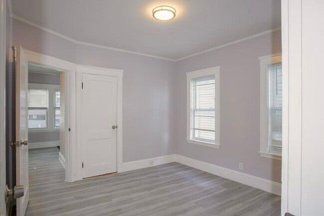 Building Photo - 287 Medford St