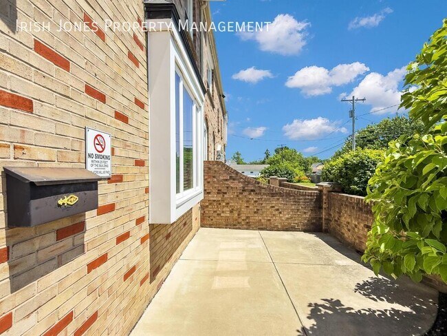 Building Photo - 10 Wayne Terrace