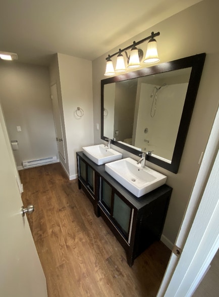 Building Photo - 14330 Stone Ave N