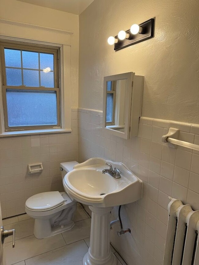 Building Photo - Wonderful Duplex in the Heart of Squirrel ...