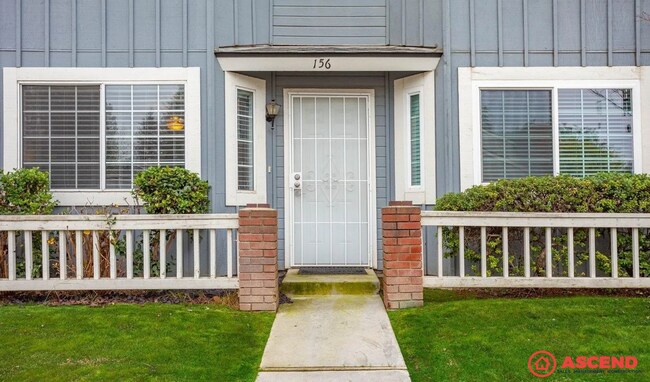 Building Photo - 2600 Brookside Dr