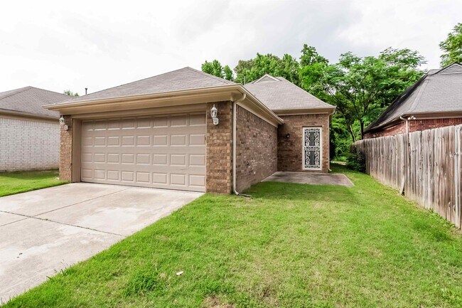 Building Photo - 6999 Parkbrook Ln