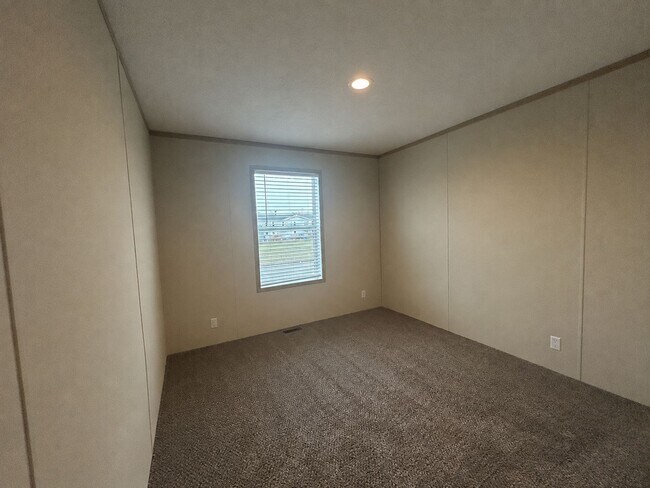Building Photo - 491 Vermont