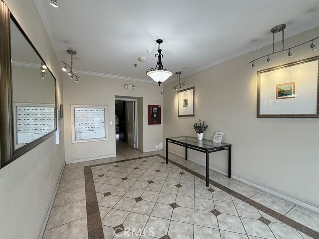 Building Photo - 3401 S Bentley Ave