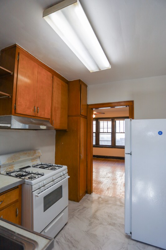 Building Photo - 429 Custer Ave