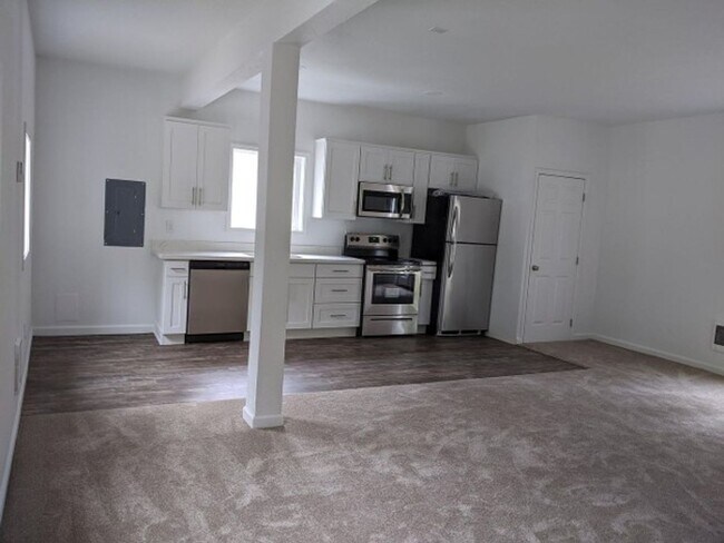 Building Photo - Remodeled 1-Bed ADU Near Microsoft & Redmond Town Center