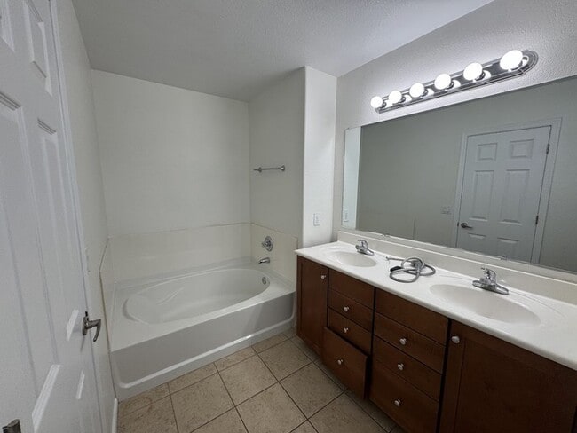 Building Photo - Queen Creek 3br House