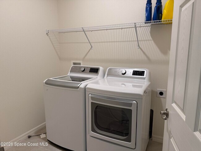 Building Photo - 1566 Criswell Ln SE