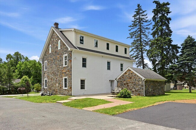 Building Photo - 1512 Naamans Creek Rd
