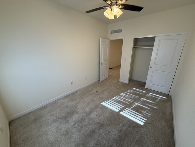 Building Photo - 885 E 98th Ave