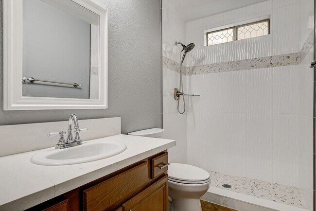 Building Photo - 4 Bedroom in North Las Vegas Near Aliante