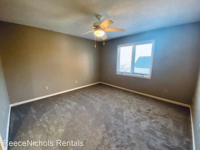 Building Photo - 3 br, 3.5 bath House - 10802 W. 116th Terrace