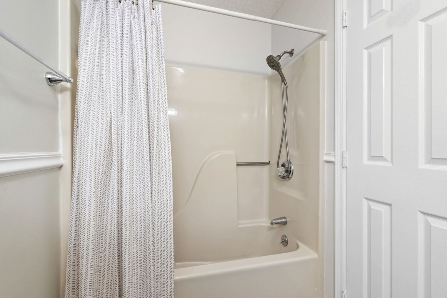 Building Photo - 1890 Colony Dr