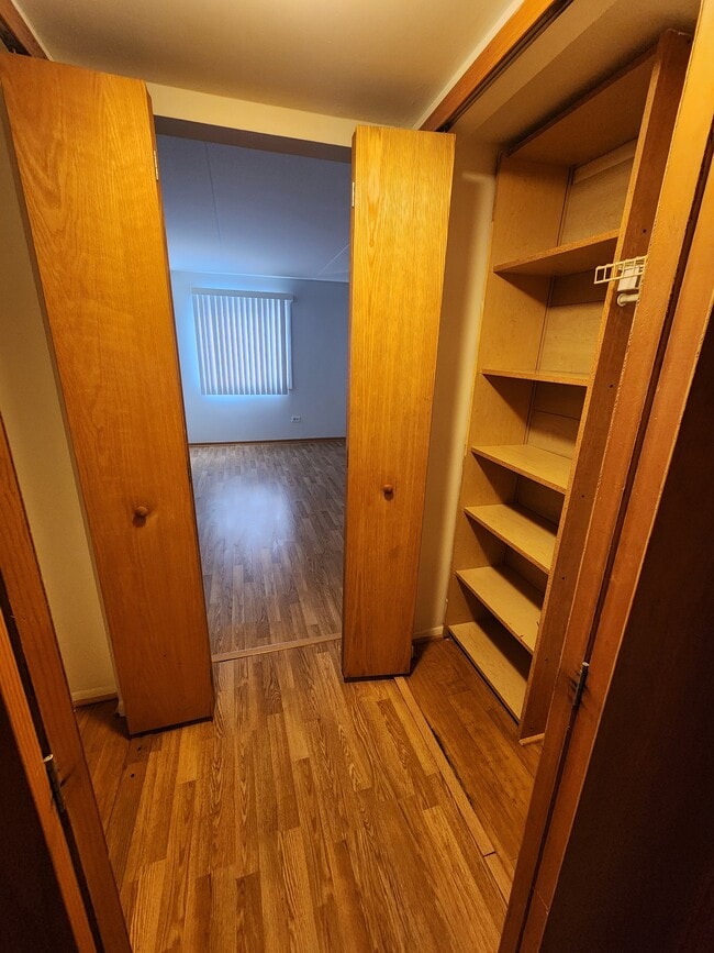 Building Photo - 5231 James Ln