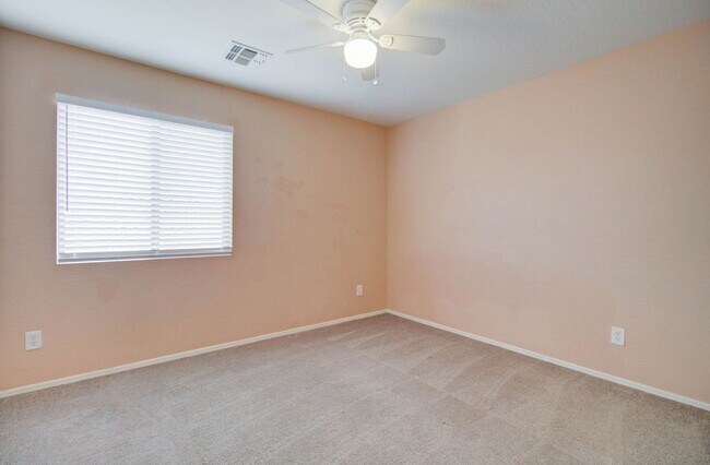 Building Photo - 5659 S 239th Dr