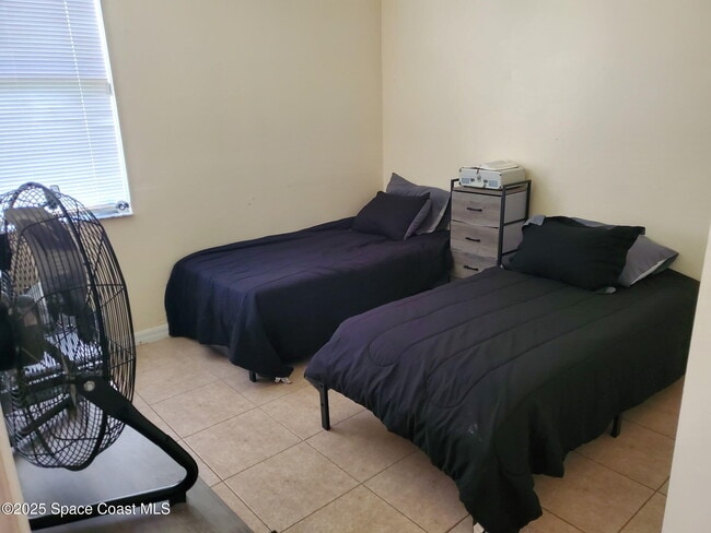 Building Photo - 561 Lambert St SW