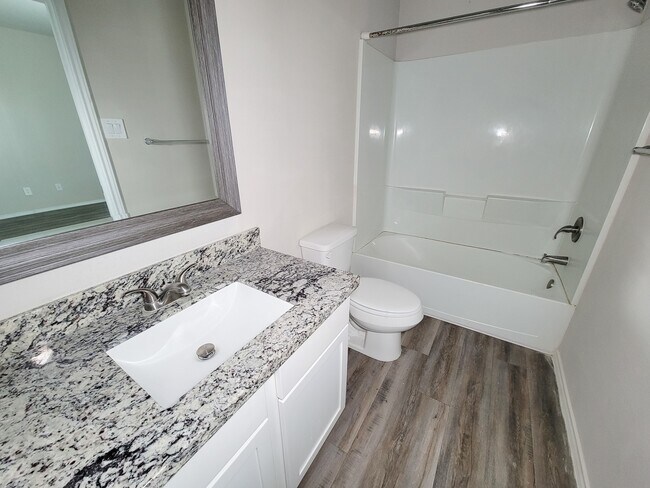 Building Photo - 11720 White Cedar St