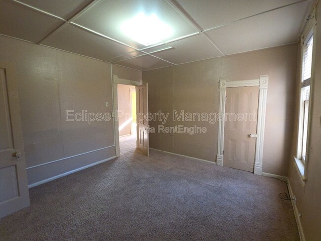 Building Photo - 721 3rd St