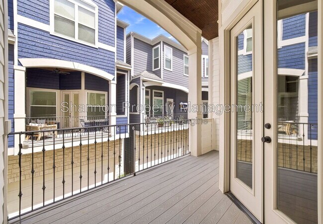 Building Photo - 1204 W 16th St