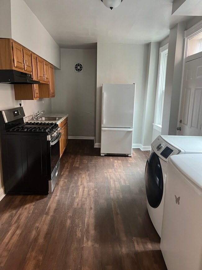 Building Photo - Old World Charm Lancaster City 4 bedroom 1...