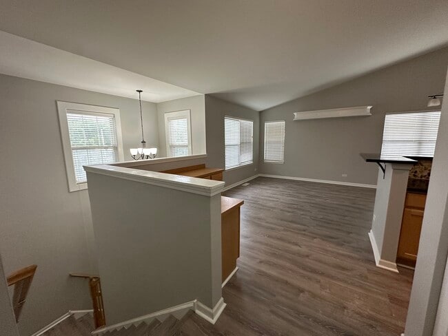 Building Photo - 707 Genesee Dr