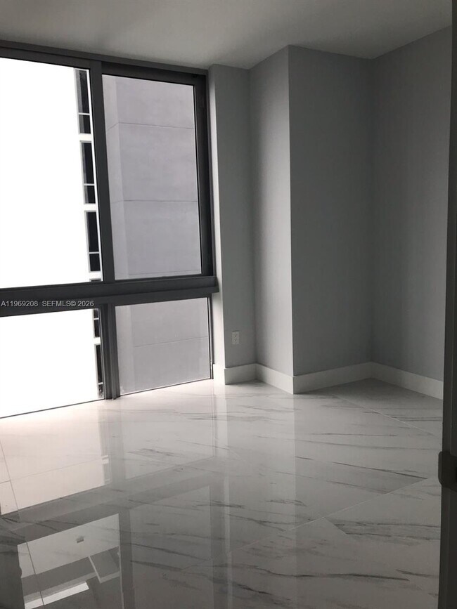 Building Photo - 16385 Biscayne Blvd