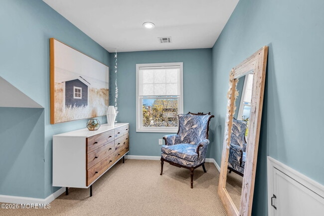 Building Photo - 510 Lareine Ave