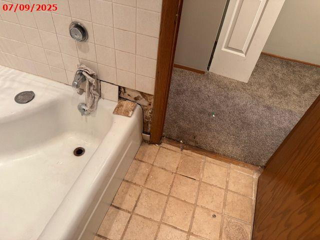Building Photo - 2 bed 1.5 Bath Condo #203
