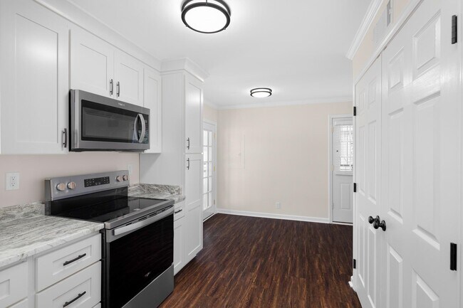 Building Photo - 153 Seven Pines