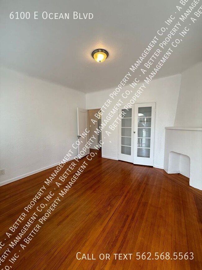 Primary Photo - Lower Bright Corner Unit w/Hardwood Floors...